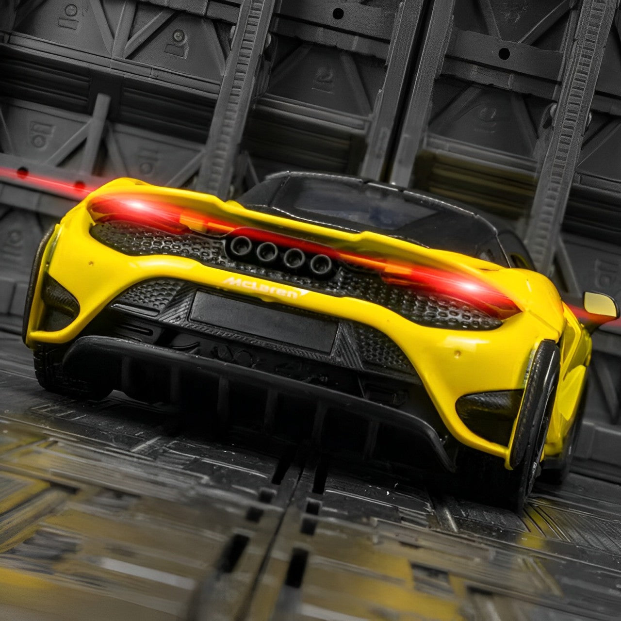 Diecast Model Officially Licensed McLaren 765-LT 1/24 | نموذج داي كاست مرخّص رسميًا ماكلارين 765-LT بمقياس 1:24