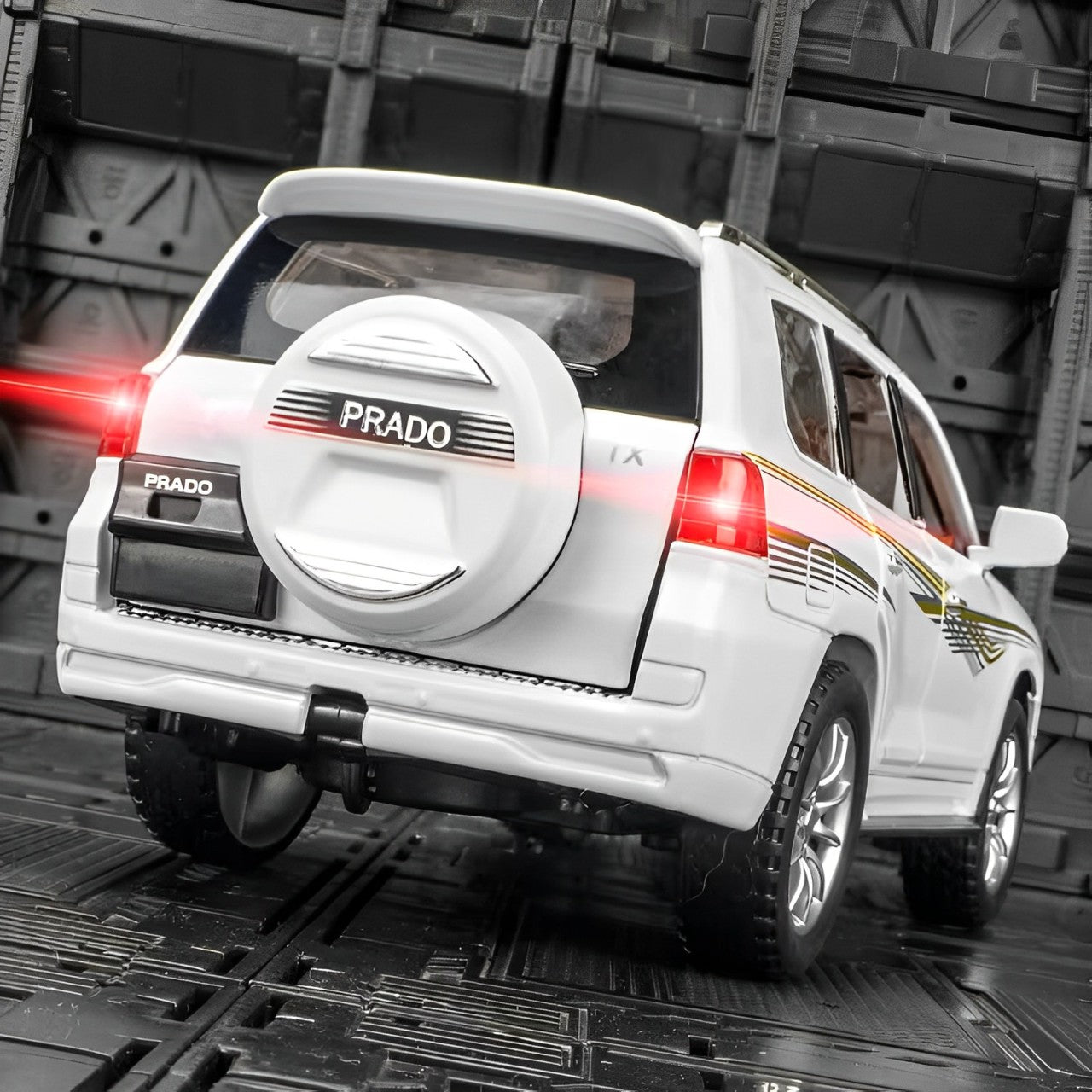 Diecast Model Toyota Land Cruiser Prado 1/24 | نموذج داي كاست تويوتا لاند كروزر برادو مقياس 1:24