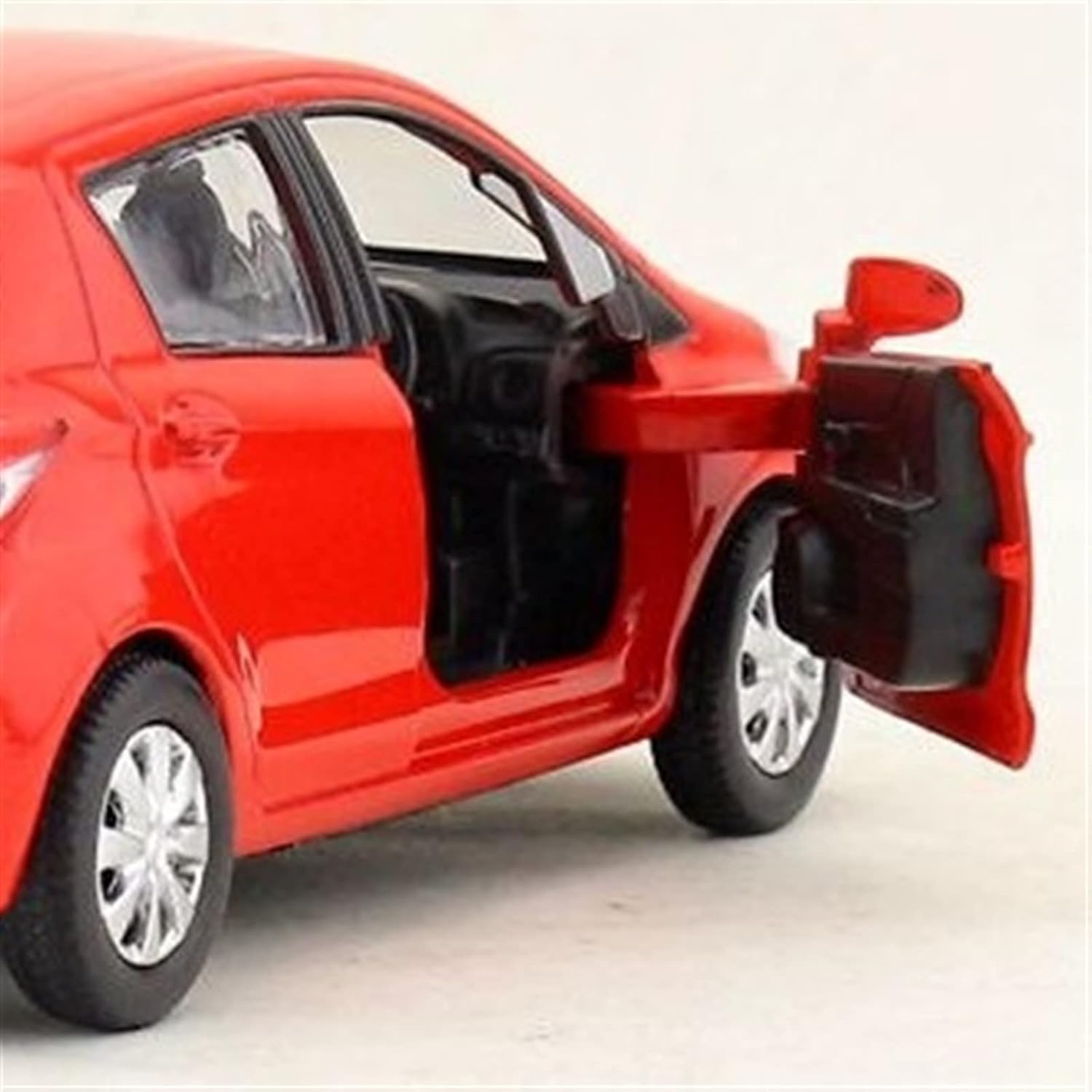1:36 Toyota Yaris Dicast Model Car | نموذج داي كاست تويوتا ياريس مقياس 1:36