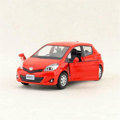 1:36 Toyota Yaris Dicast Model Car | نموذج داي كاست تويوتا ياريس مقياس 1:36