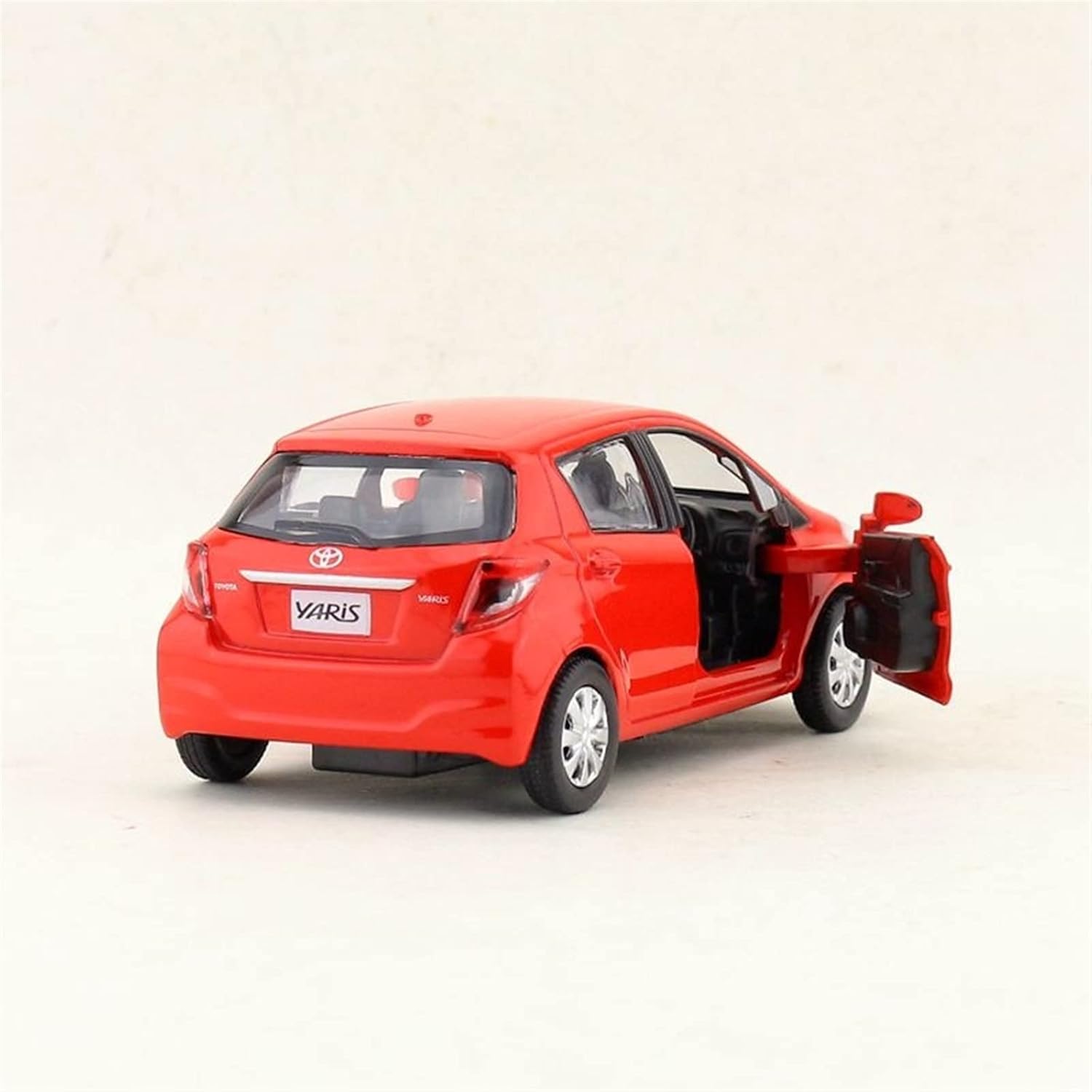 1:36 Toyota Yaris Dicast Model Car | نموذج داي كاست تويوتا ياريس مقياس 1:36