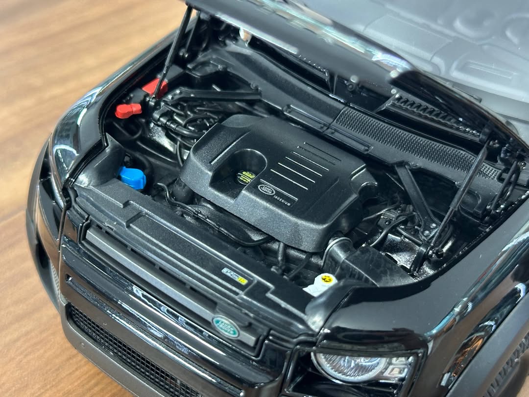 Diecast Model Defender Scale 1:22